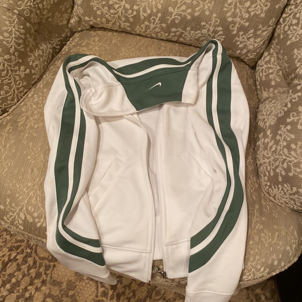 Nike jacket - Picture 2 of 5
